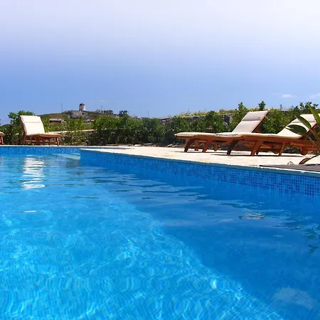 House With Private Pool *