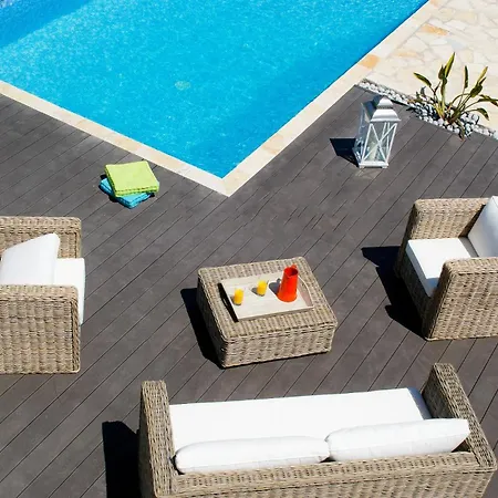 House With Private Pool * Náusza